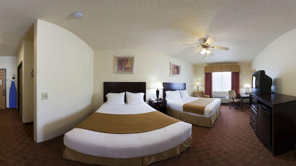 Holiday Inn Express Hotel & Suites Mount Pleasant By Ihg Exterior photo