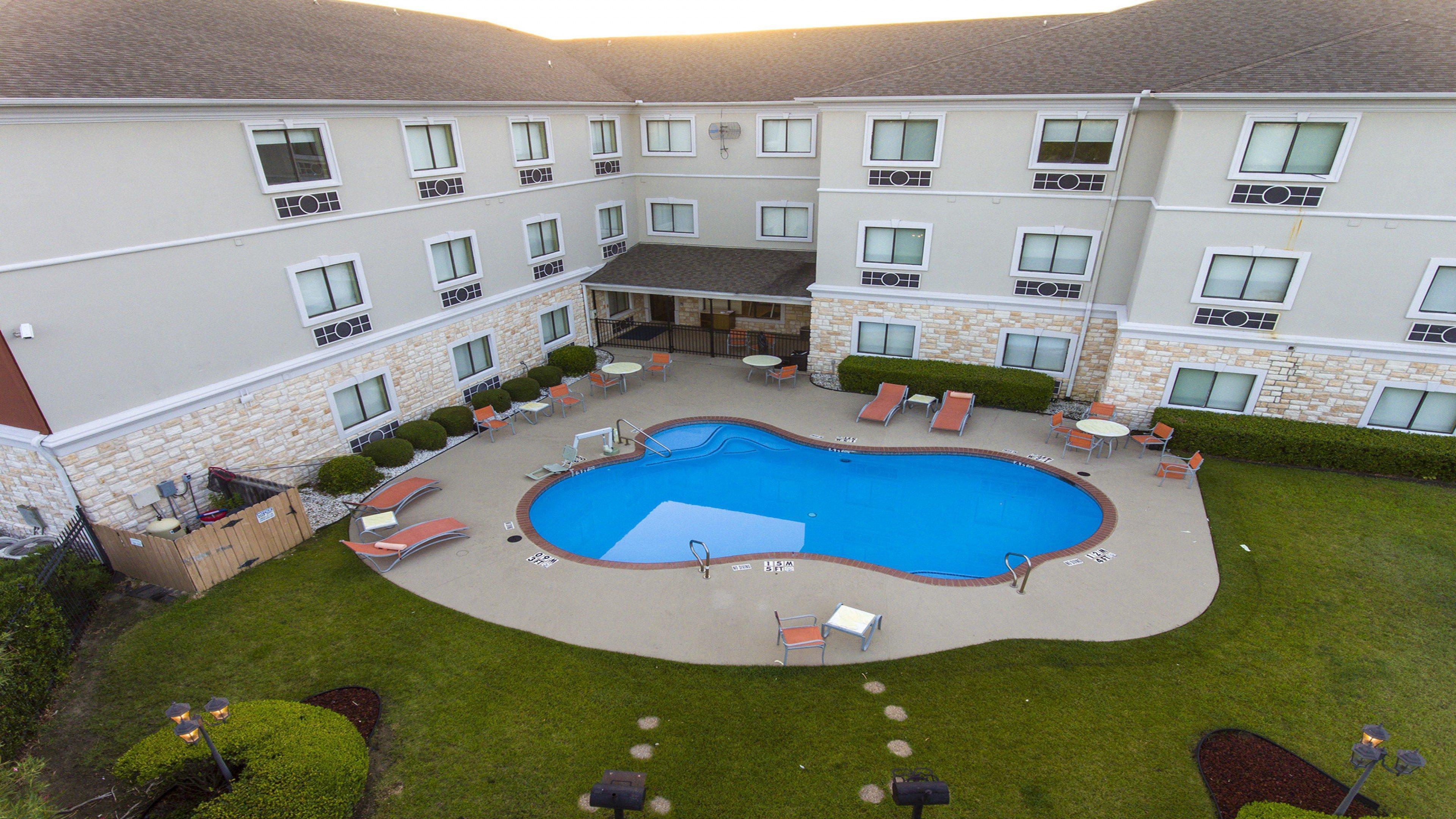 Holiday Inn Express Hotel & Suites Mount Pleasant By Ihg Exterior photo
