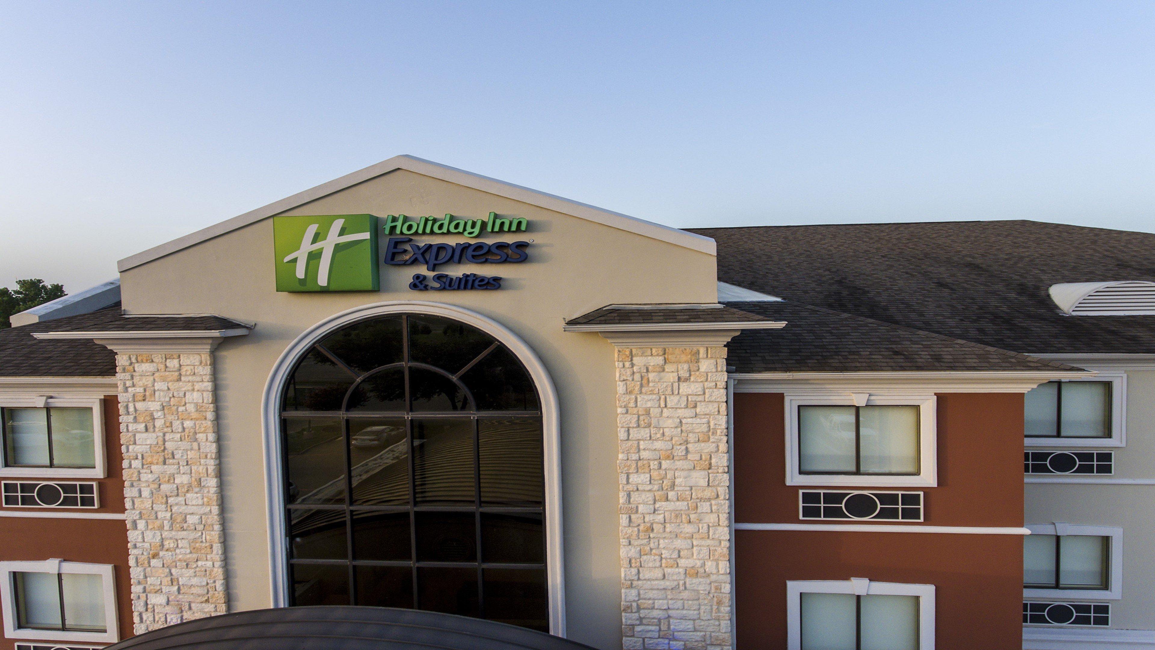 Holiday Inn Express Hotel & Suites Mount Pleasant By Ihg Exterior photo
