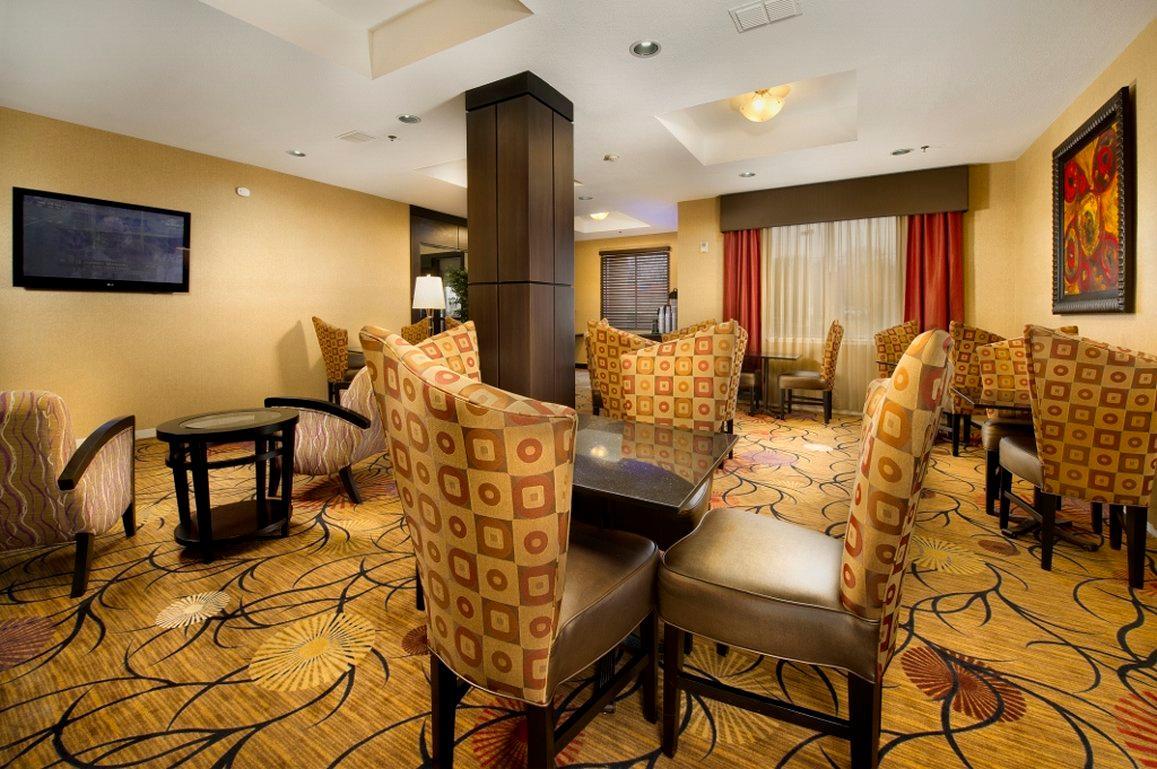 Holiday Inn Express Hotel & Suites Mount Pleasant By Ihg Exterior photo